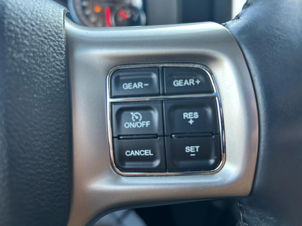 RAM 1500 Laramie Crew Cab SWB 4WD 2016