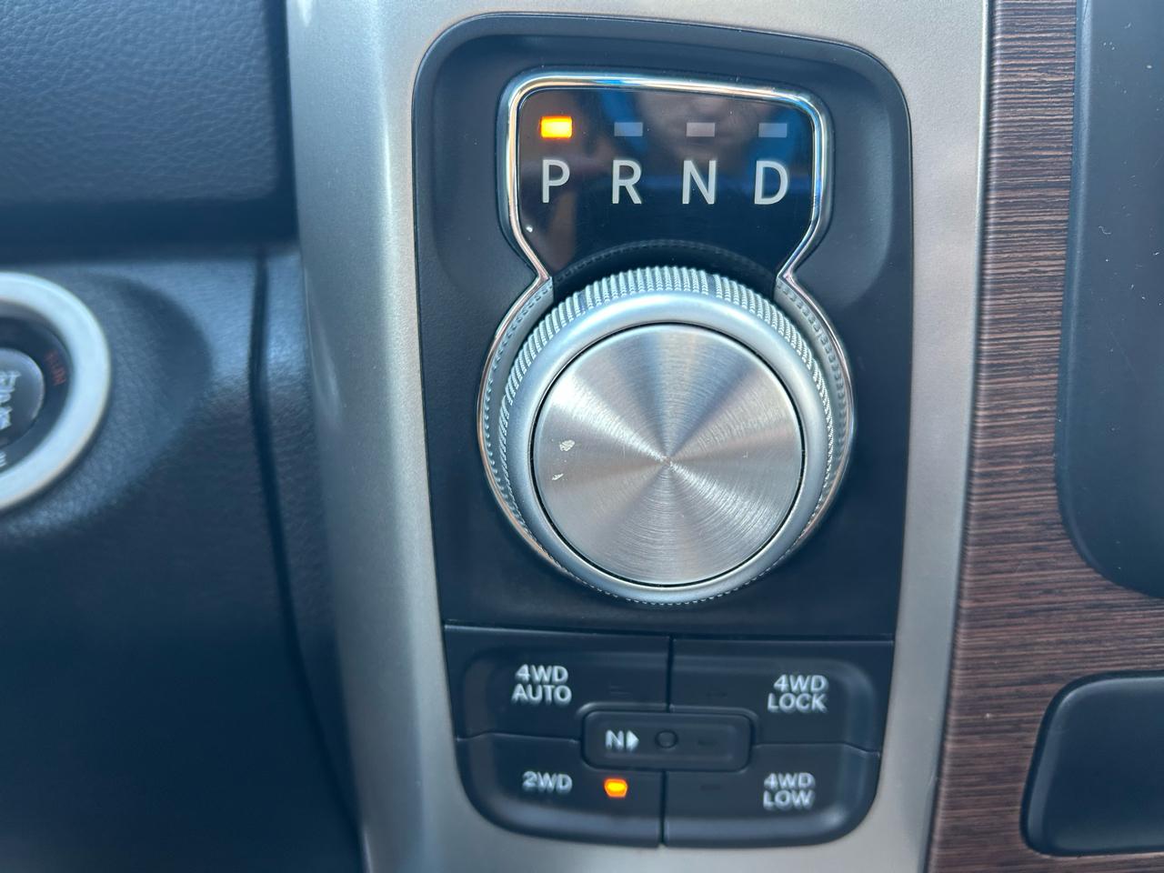 RAM 1500 Laramie Crew Cab SWB 4WD 2016