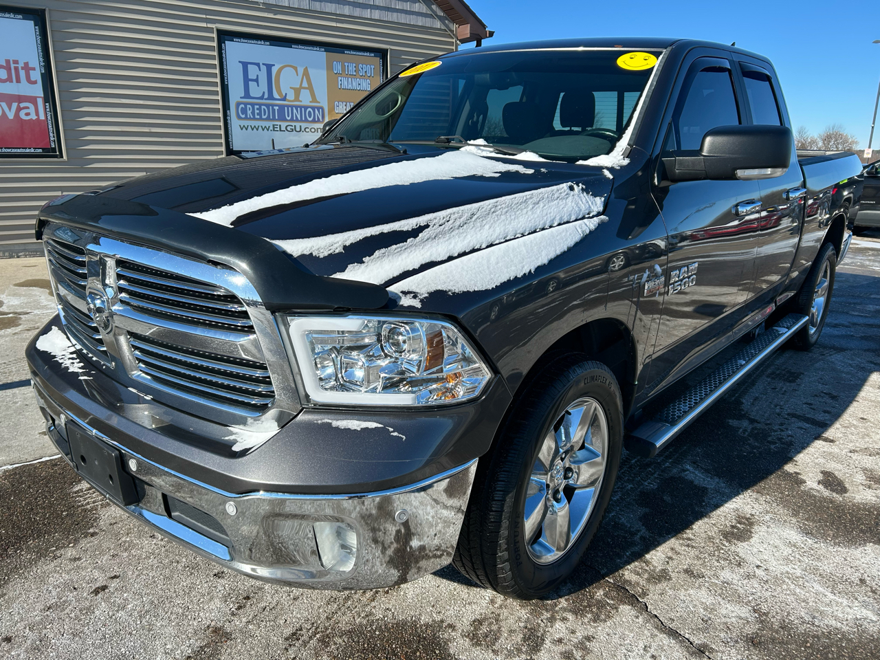 RAM 1500 SLT Quad Cab 4WD 2017