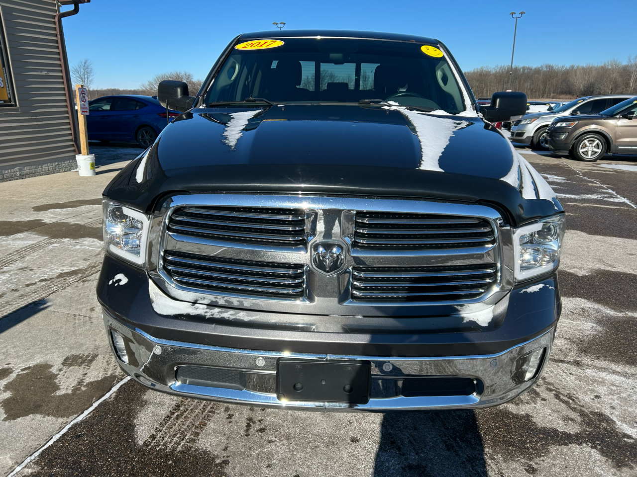 RAM 1500 SLT Quad Cab 4WD 2017