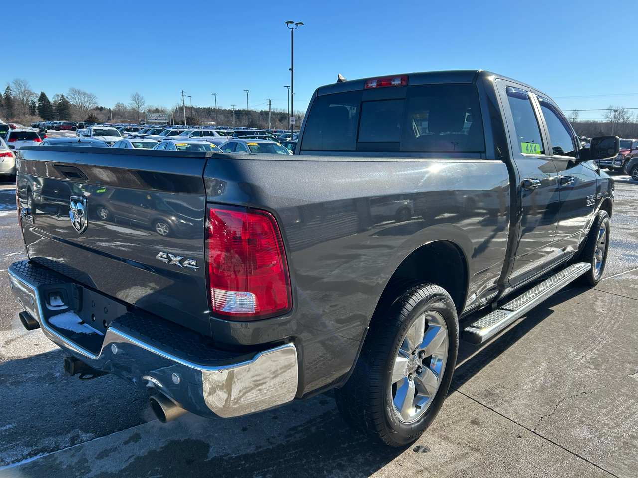 RAM 1500 SLT Quad Cab 4WD 2017