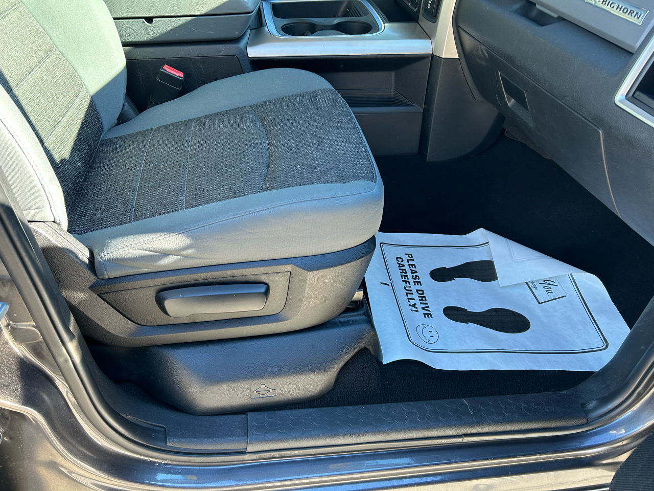 RAM 1500 SLT Quad Cab 4WD 2017