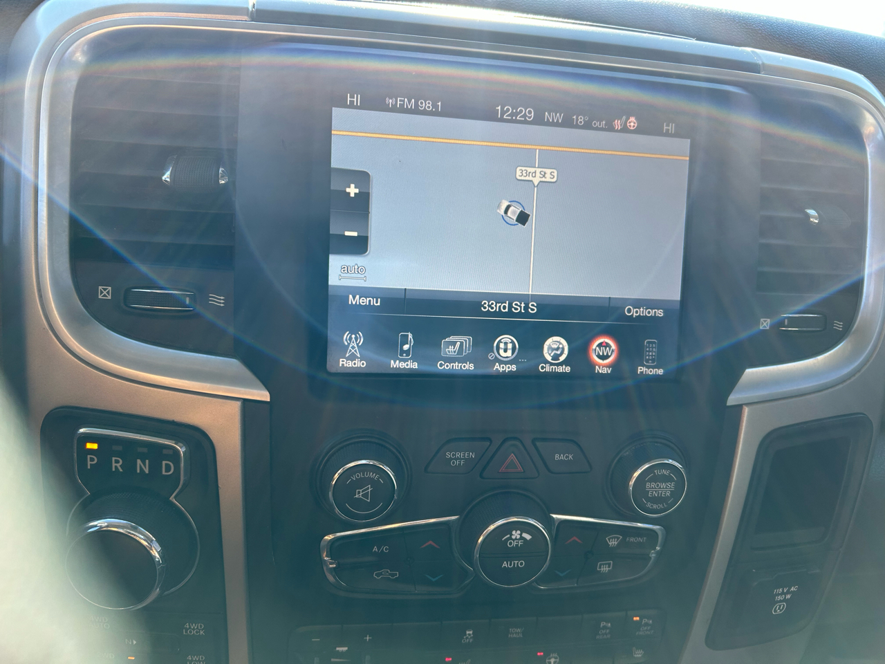 RAM 1500 SLT Quad Cab 4WD 2017