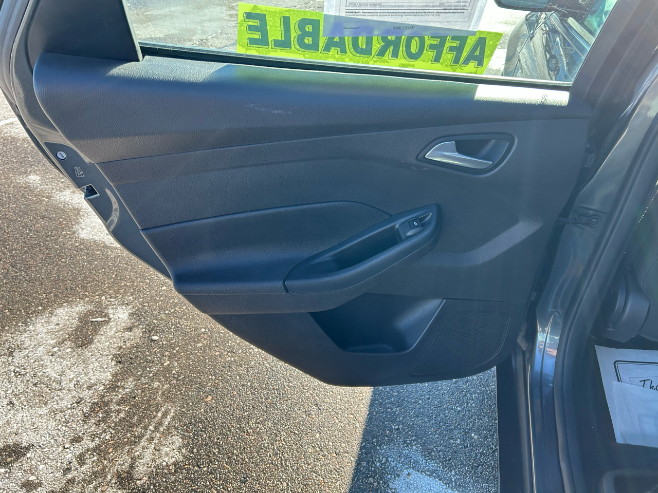 Ford Focus SE Sedan 2017