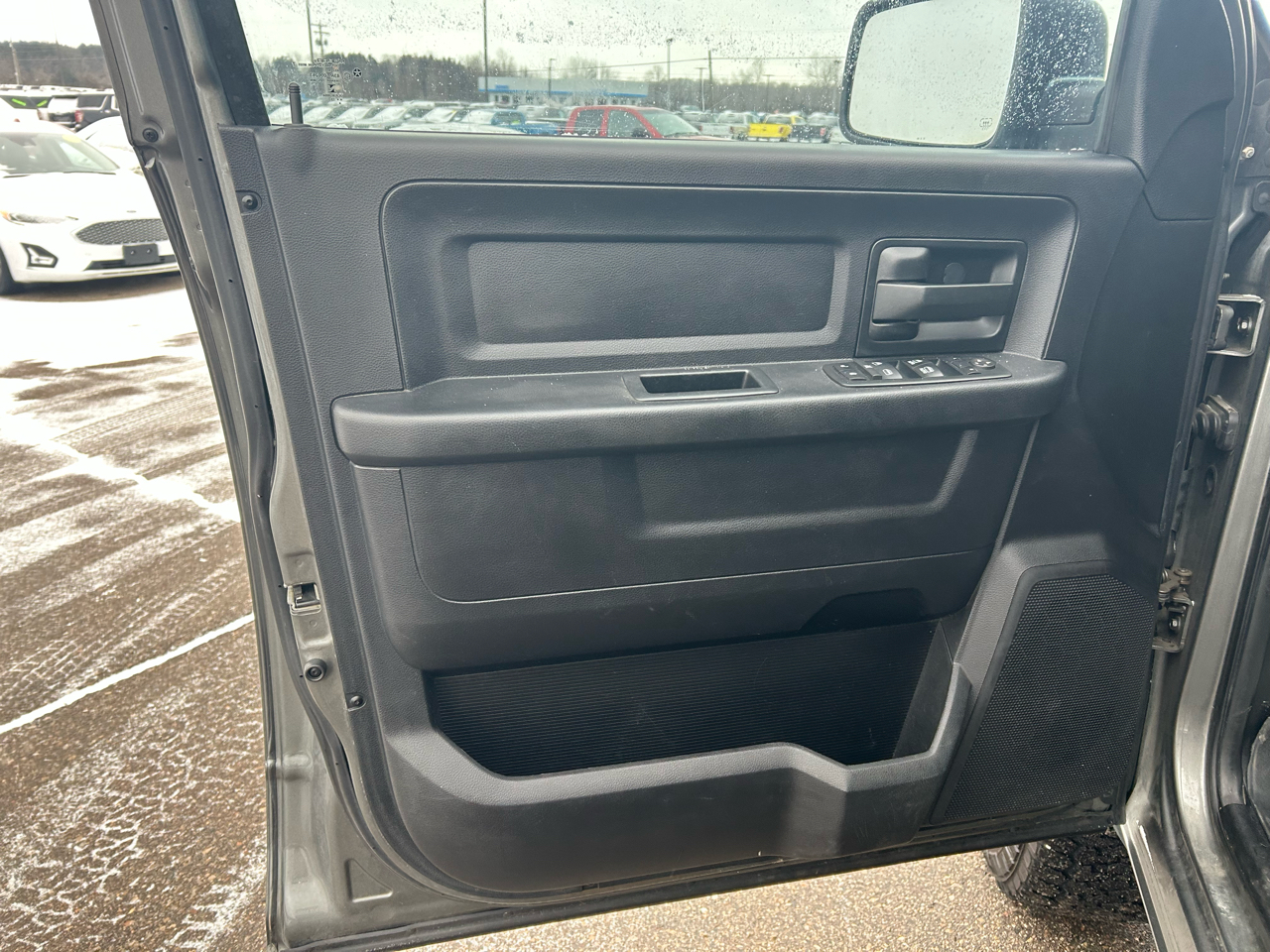 RAM 2500 Tradesman Crew Cab SWB 4WD 2013