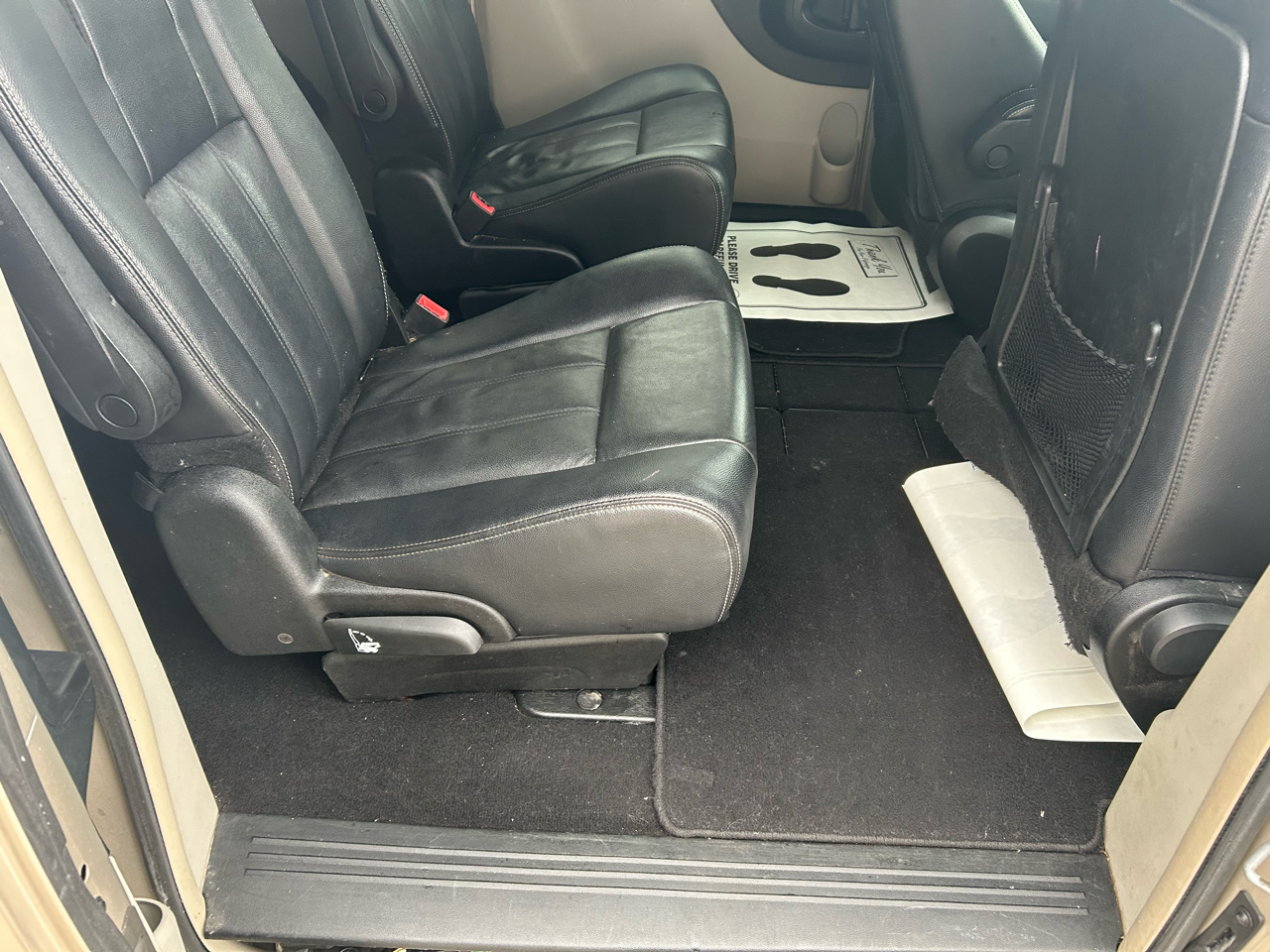 Chrysler Town & Country Touring 2013