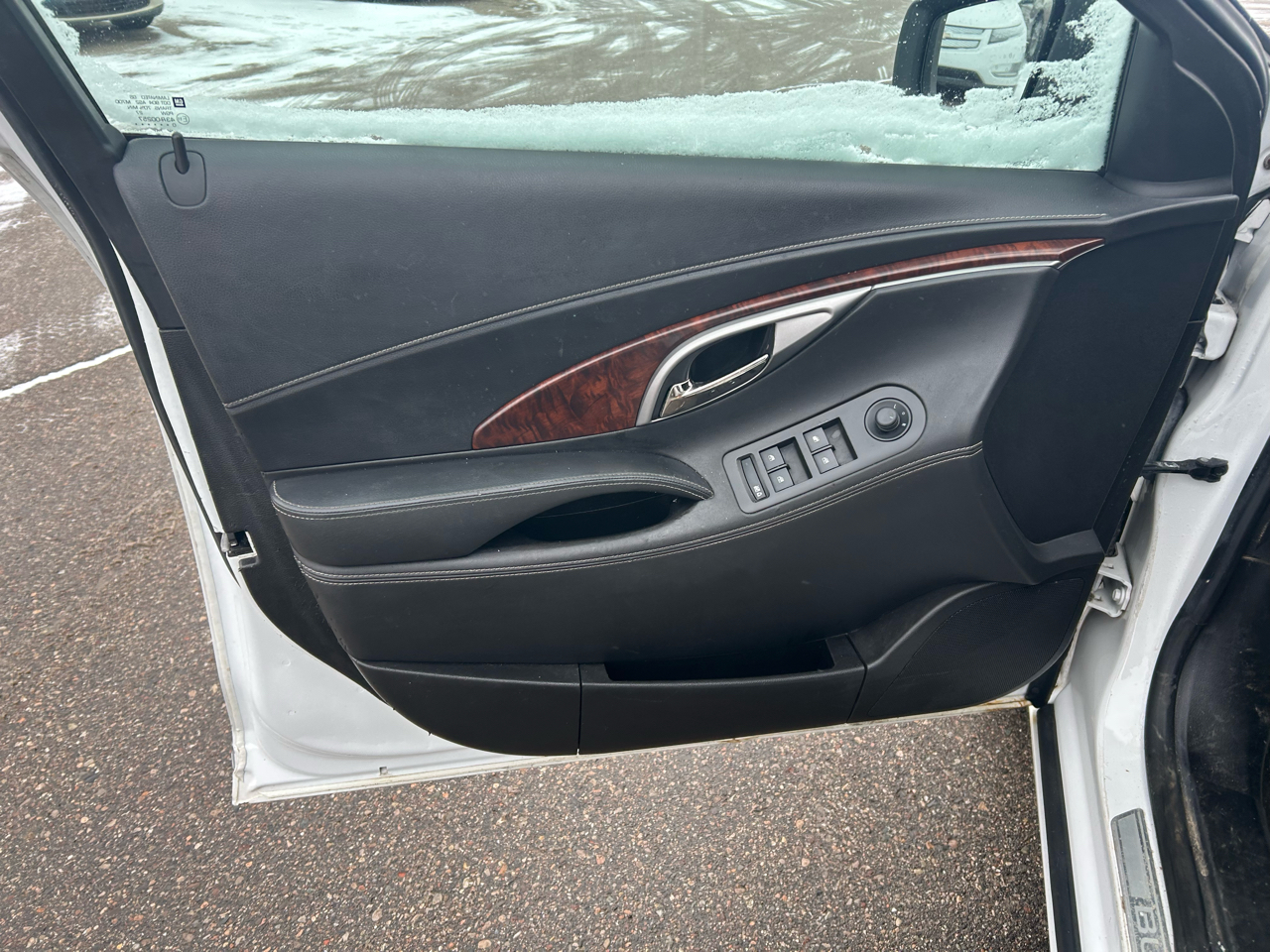 Buick LaCrosse CXL FWD 2011