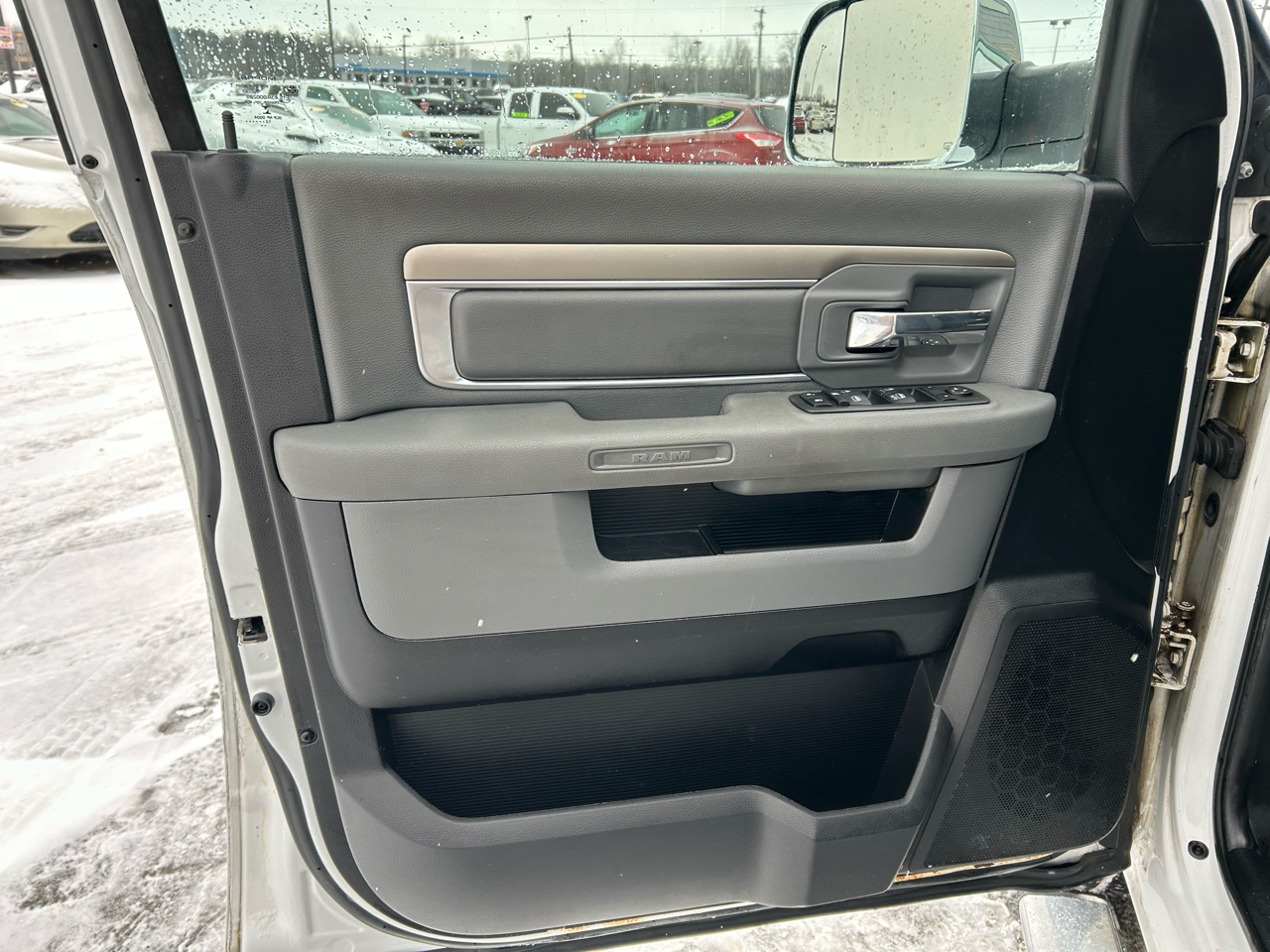 RAM 1500 SLT Crew Cab SWB 4WD 2014