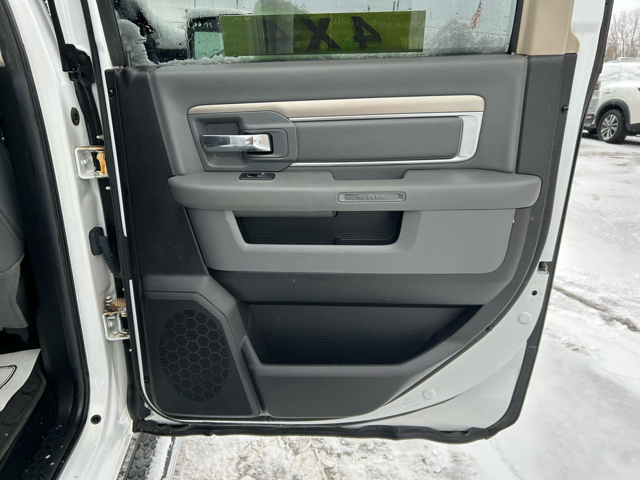 RAM 1500 SLT Crew Cab SWB 4WD 2014