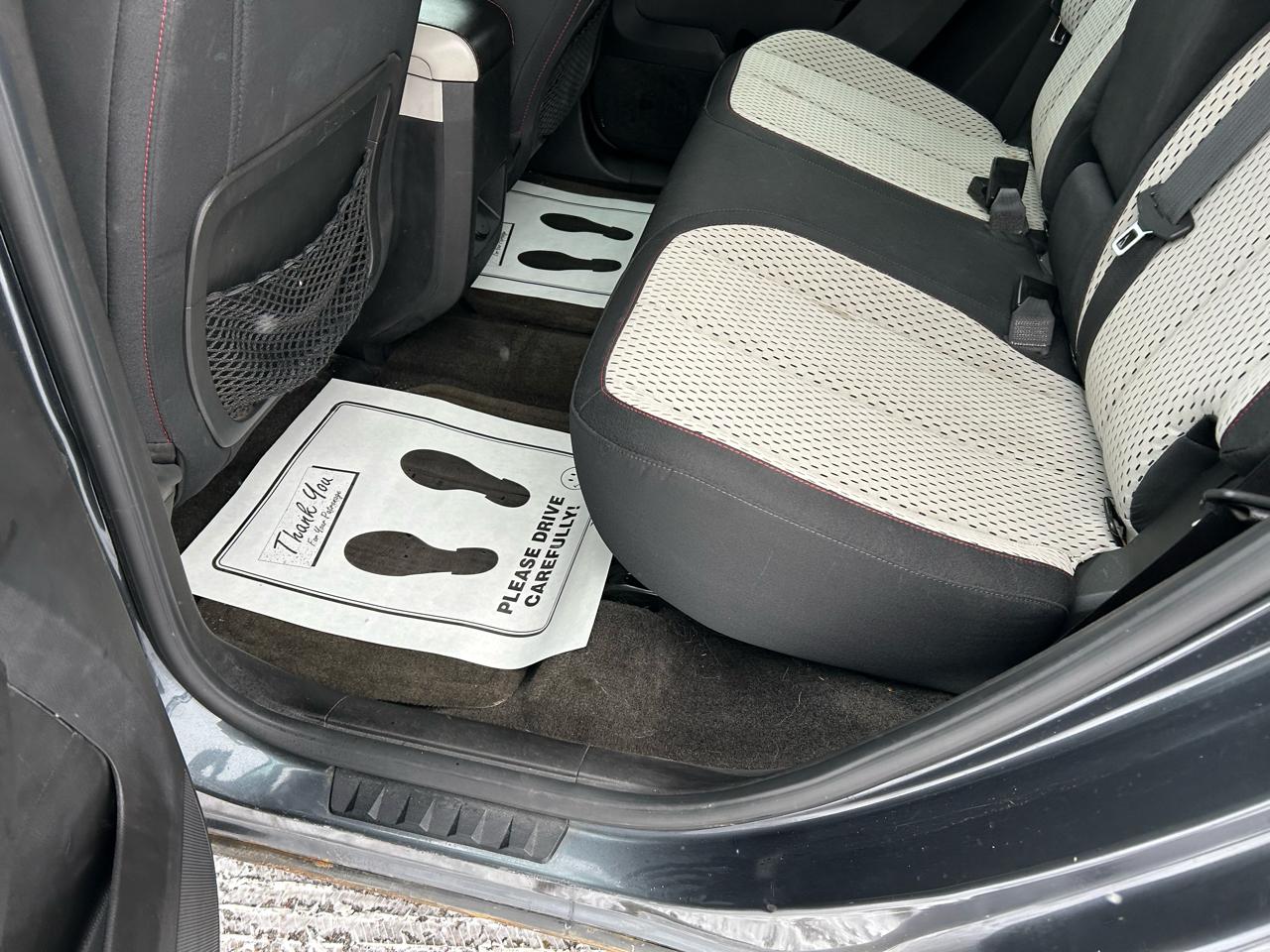 Chevrolet Equinox LS 2WD 2011