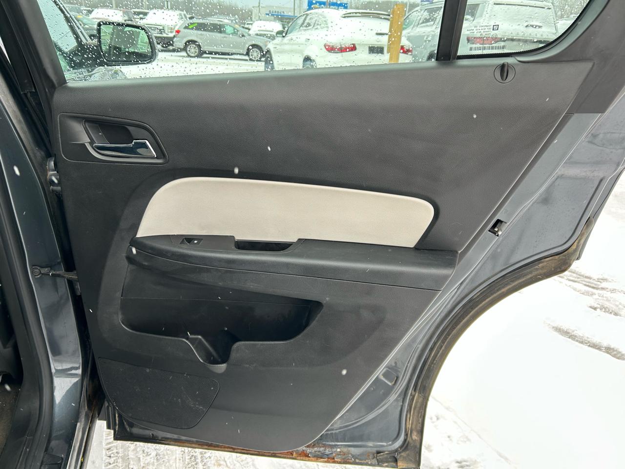 Chevrolet Equinox LS 2WD 2011