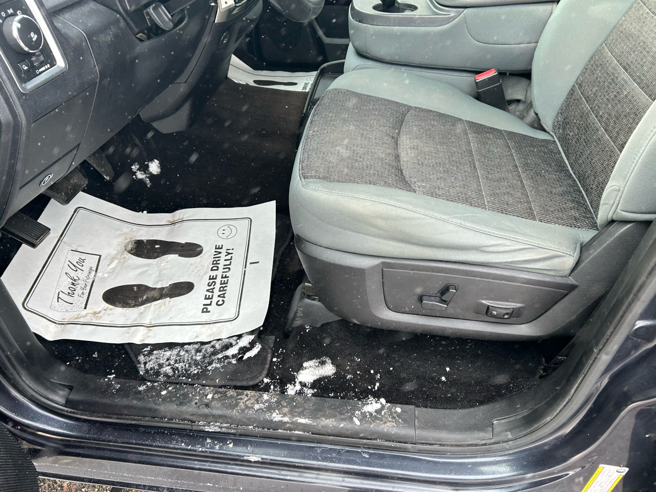 RAM 1500 SLT Crew Cab SWB 4WD 2013