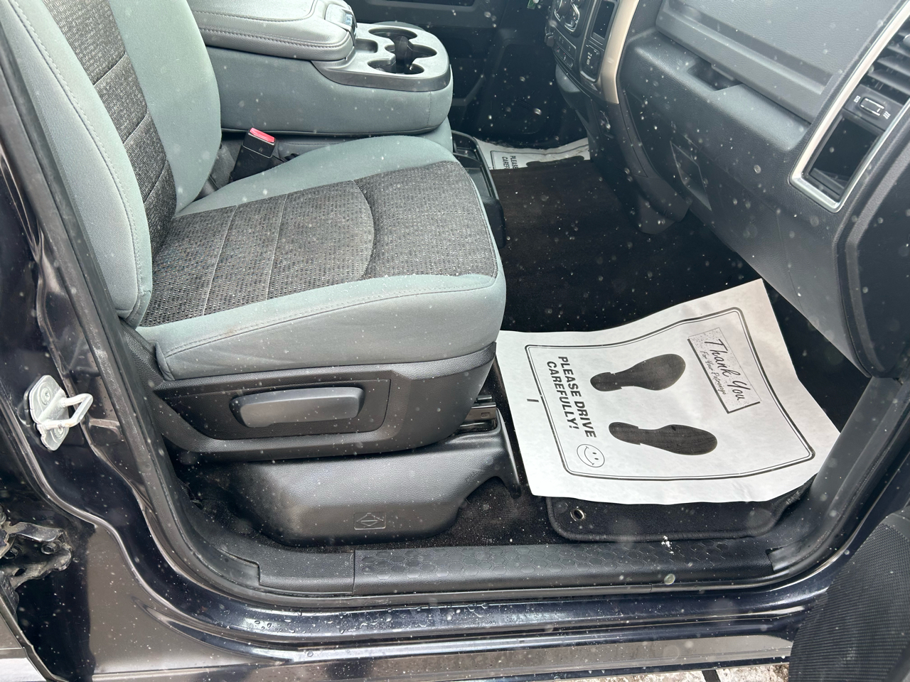 RAM 1500 SLT Crew Cab SWB 4WD 2013