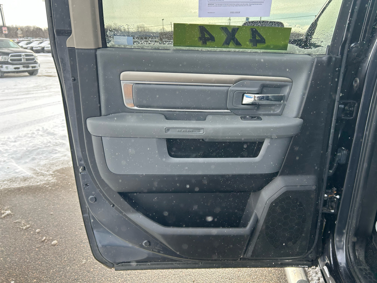 RAM 1500 SLT Crew Cab SWB 4WD 2013