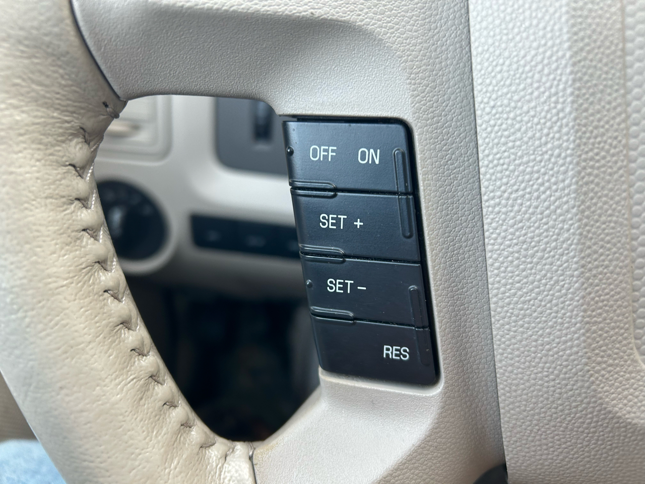 Ford Escape XLT FWD 2011