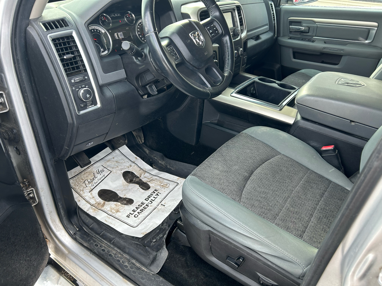 RAM 1500 SLT Crew Cab SWB 4WD 2013