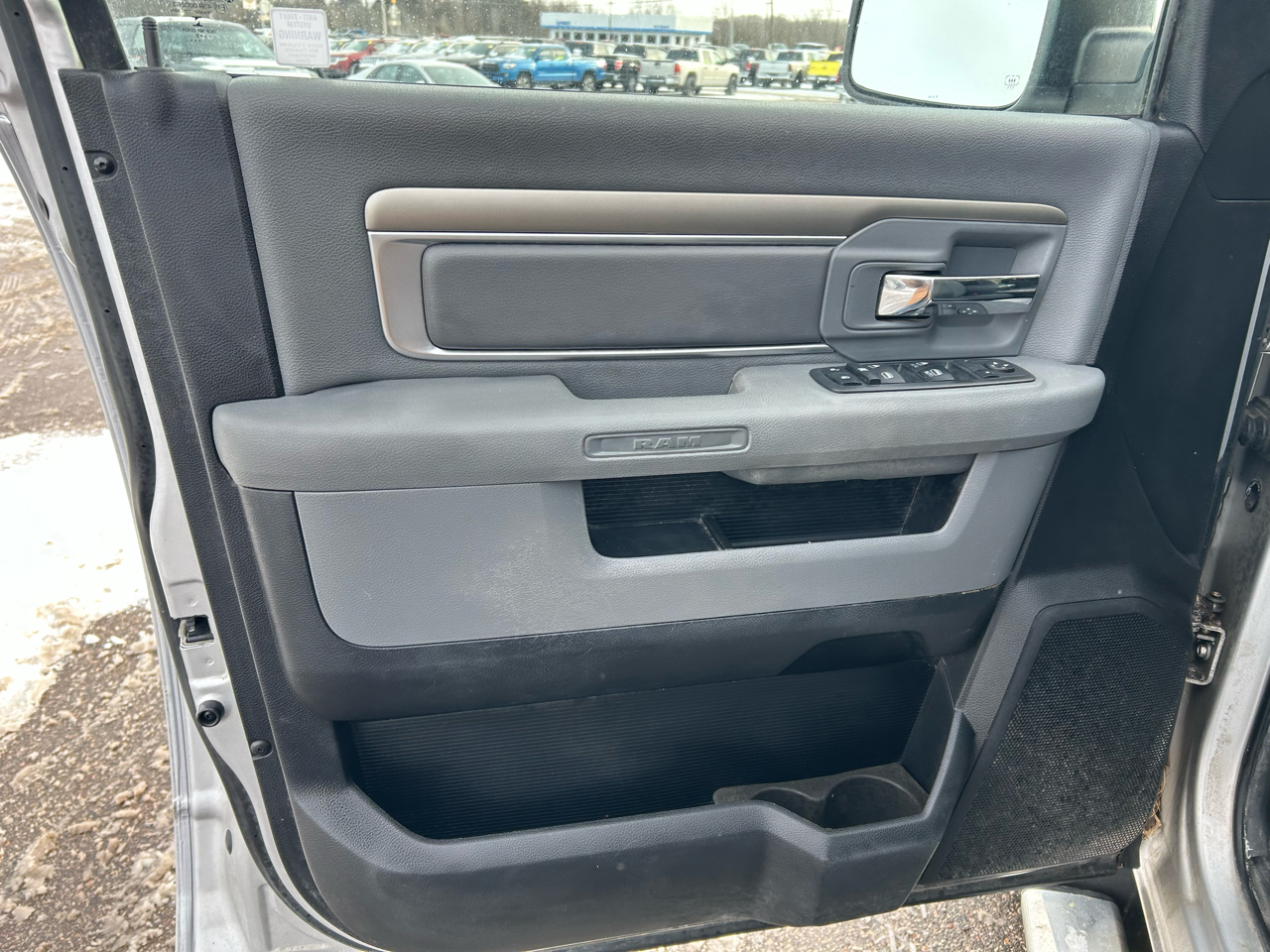 RAM 1500 SLT Crew Cab SWB 4WD 2013