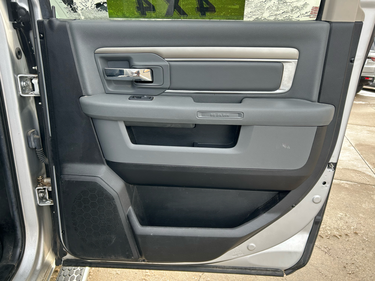 RAM 1500 SLT Crew Cab SWB 4WD 2013