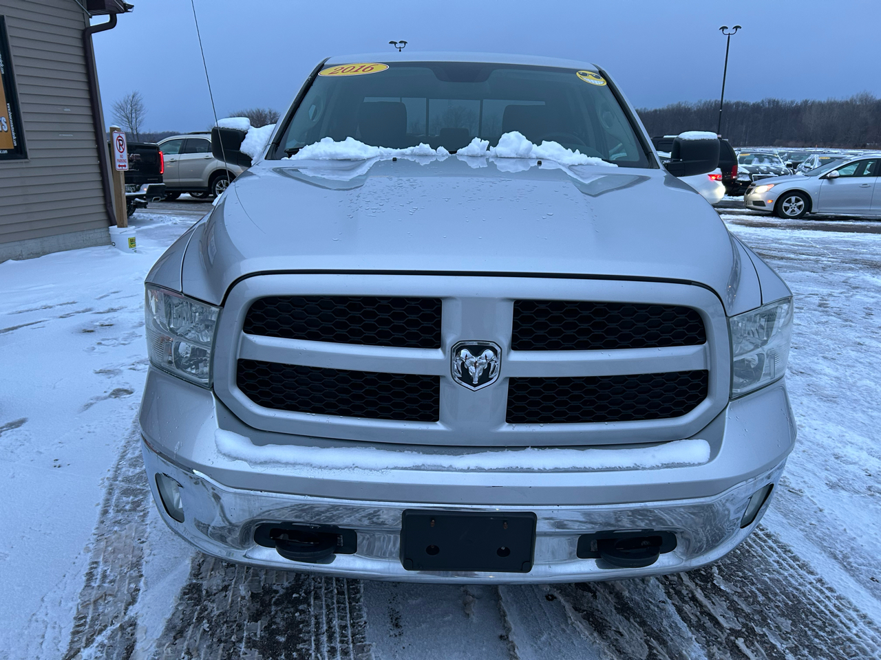 RAM 1500 SLT Crew Cab SWB 4WD 2016