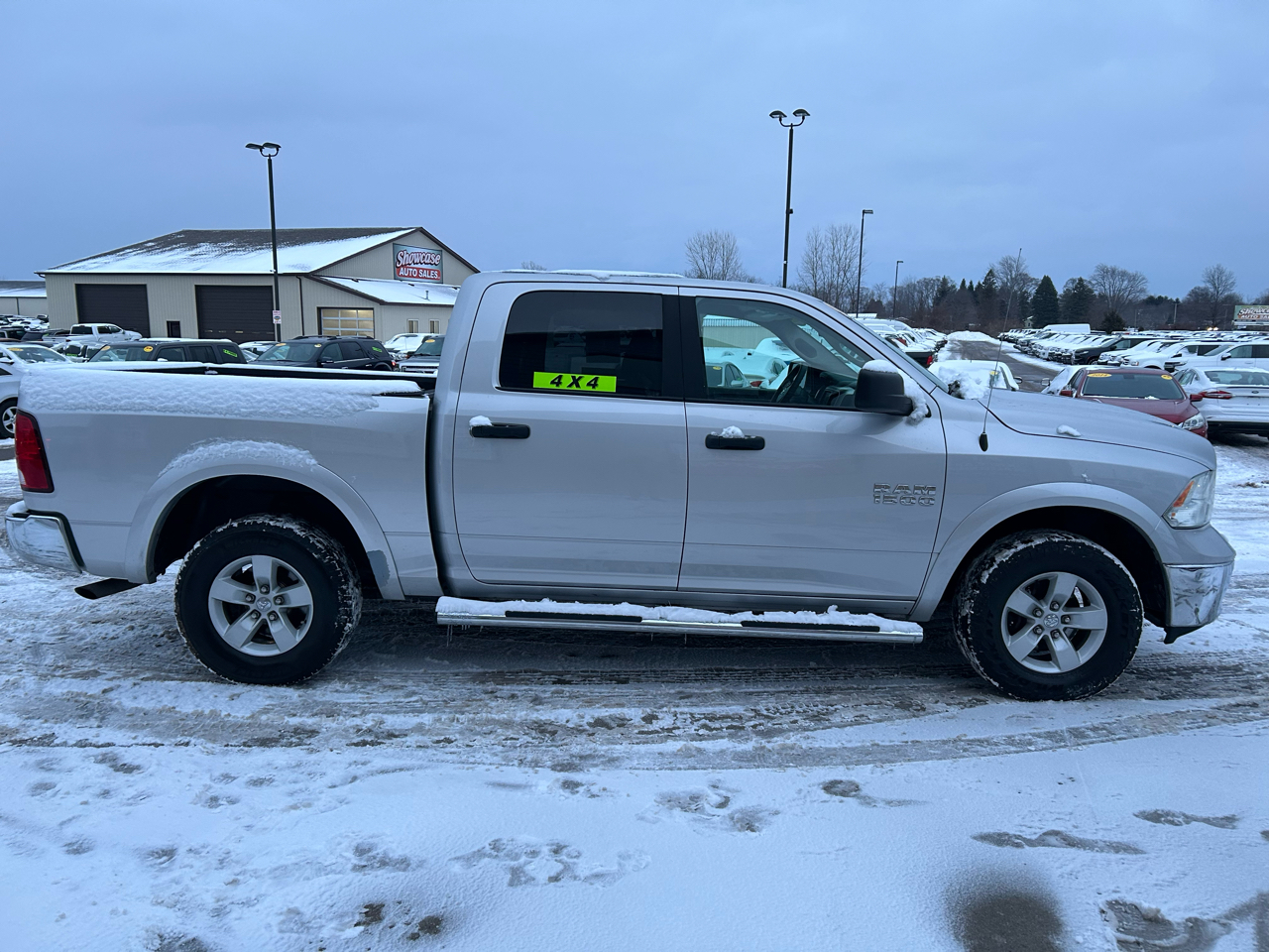 RAM 1500 SLT Crew Cab SWB 4WD 2016