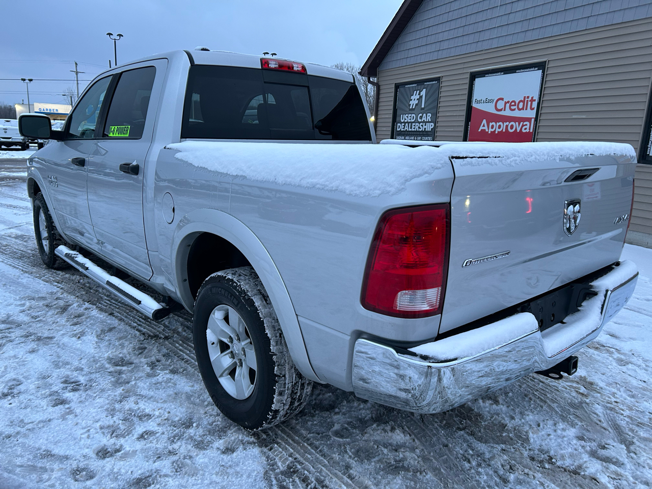 RAM 1500 SLT Crew Cab SWB 4WD 2016