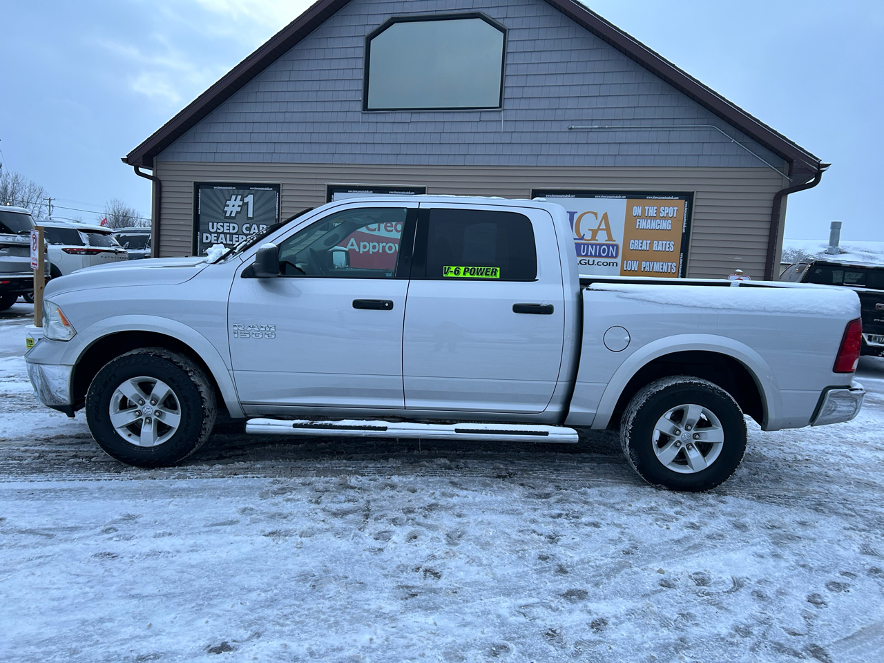RAM 1500 SLT Crew Cab SWB 4WD 2016