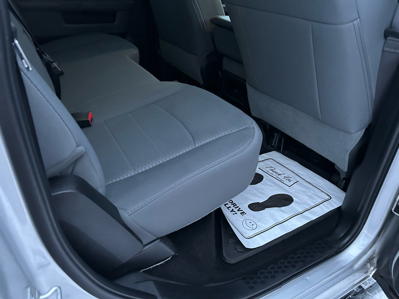 RAM 1500 SLT Crew Cab SWB 4WD 2016