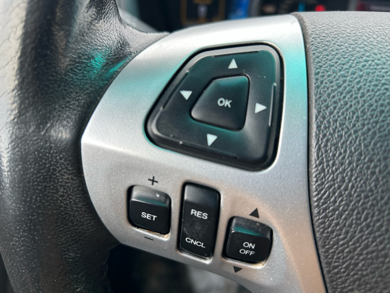 Ford Explorer Limited FWD 2012