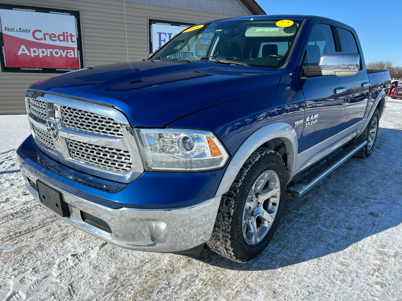RAM 1500 Laramie Crew Cab SWB 4WD 2015