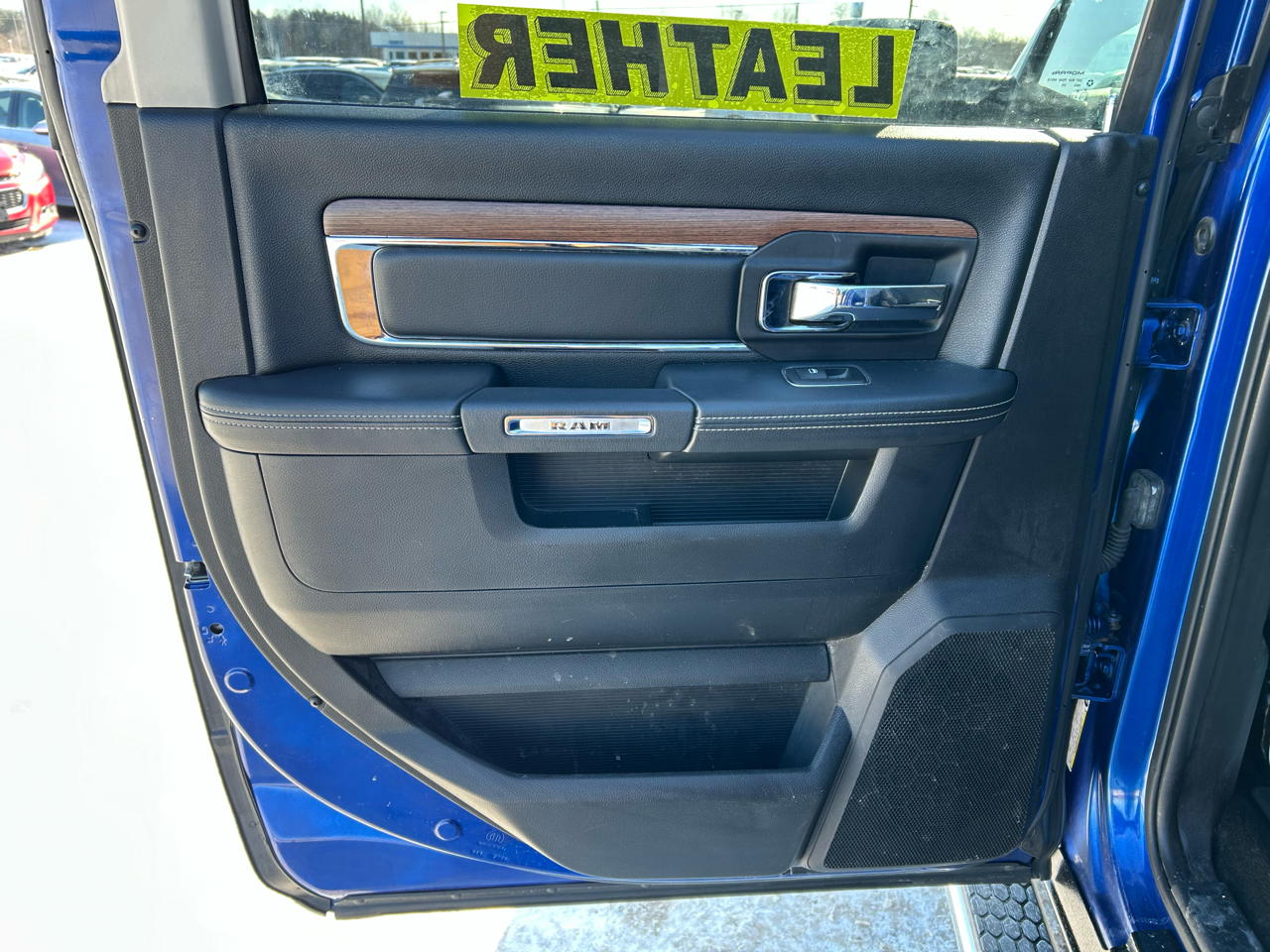 RAM 1500 Laramie Crew Cab SWB 4WD 2015