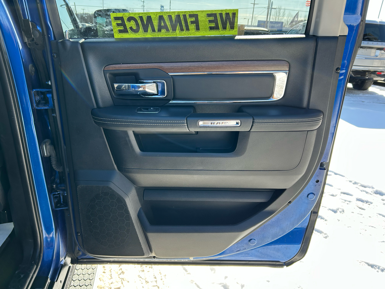 RAM 1500 Laramie Crew Cab SWB 4WD 2015