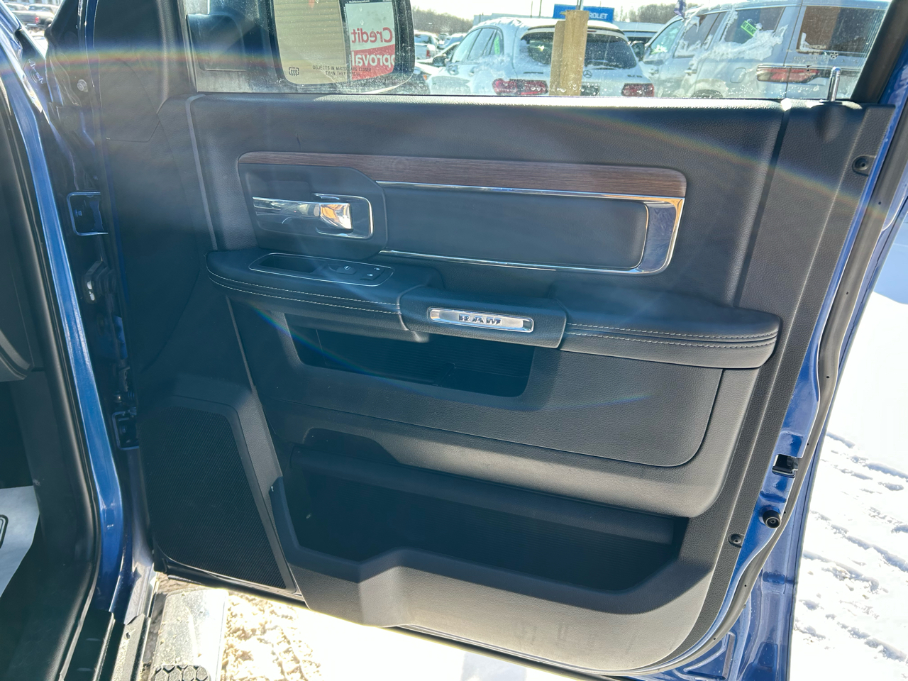 RAM 1500 Laramie Crew Cab SWB 4WD 2015