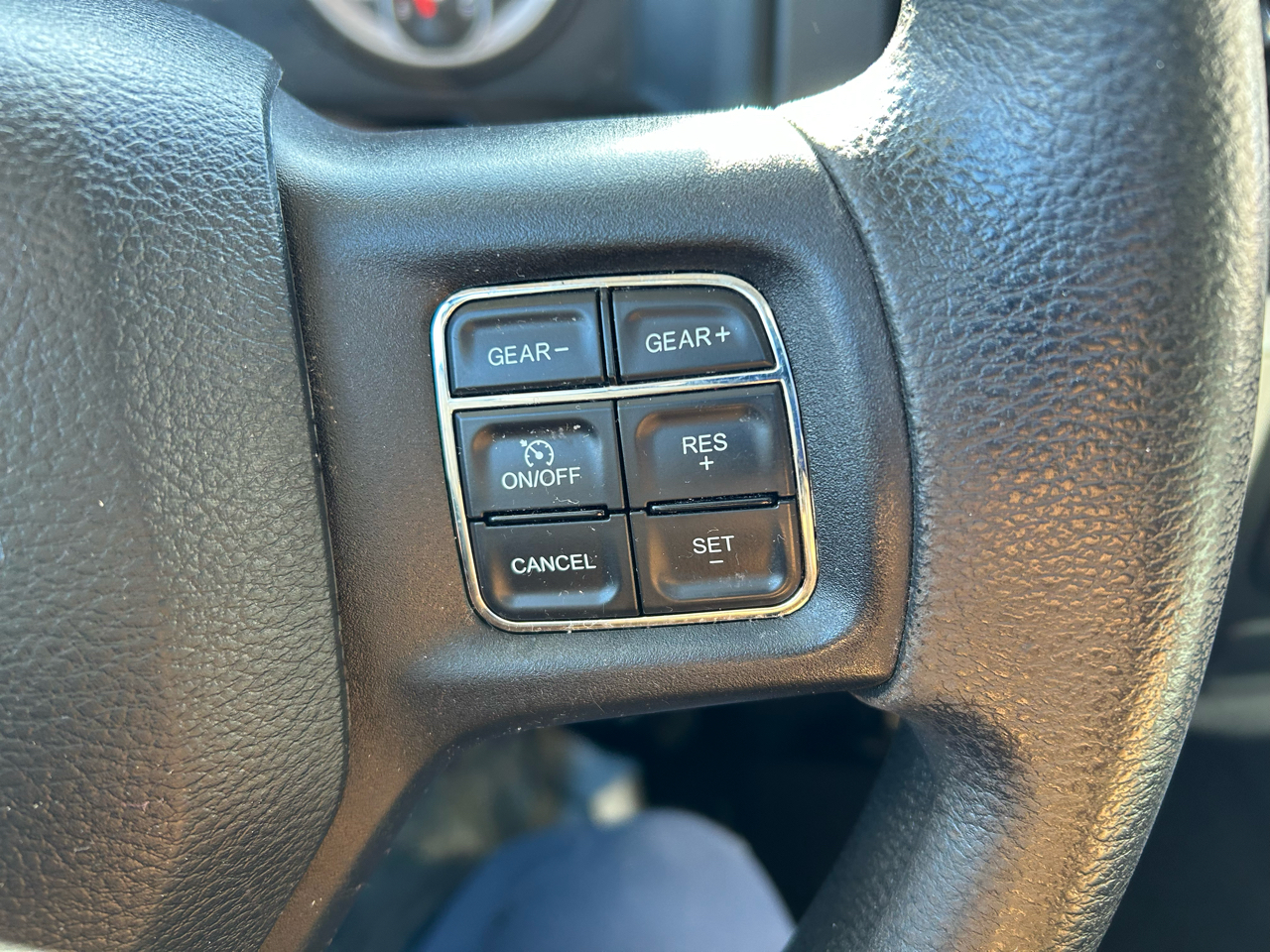 RAM 1500 SLT Quad Cab 4WD 2014