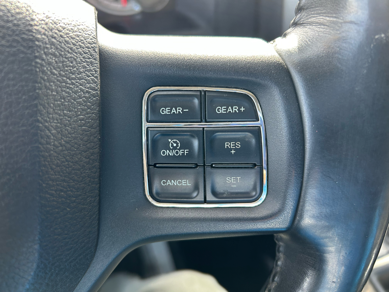 RAM 1500 Sport Crew Cab SWB 4WD 2014