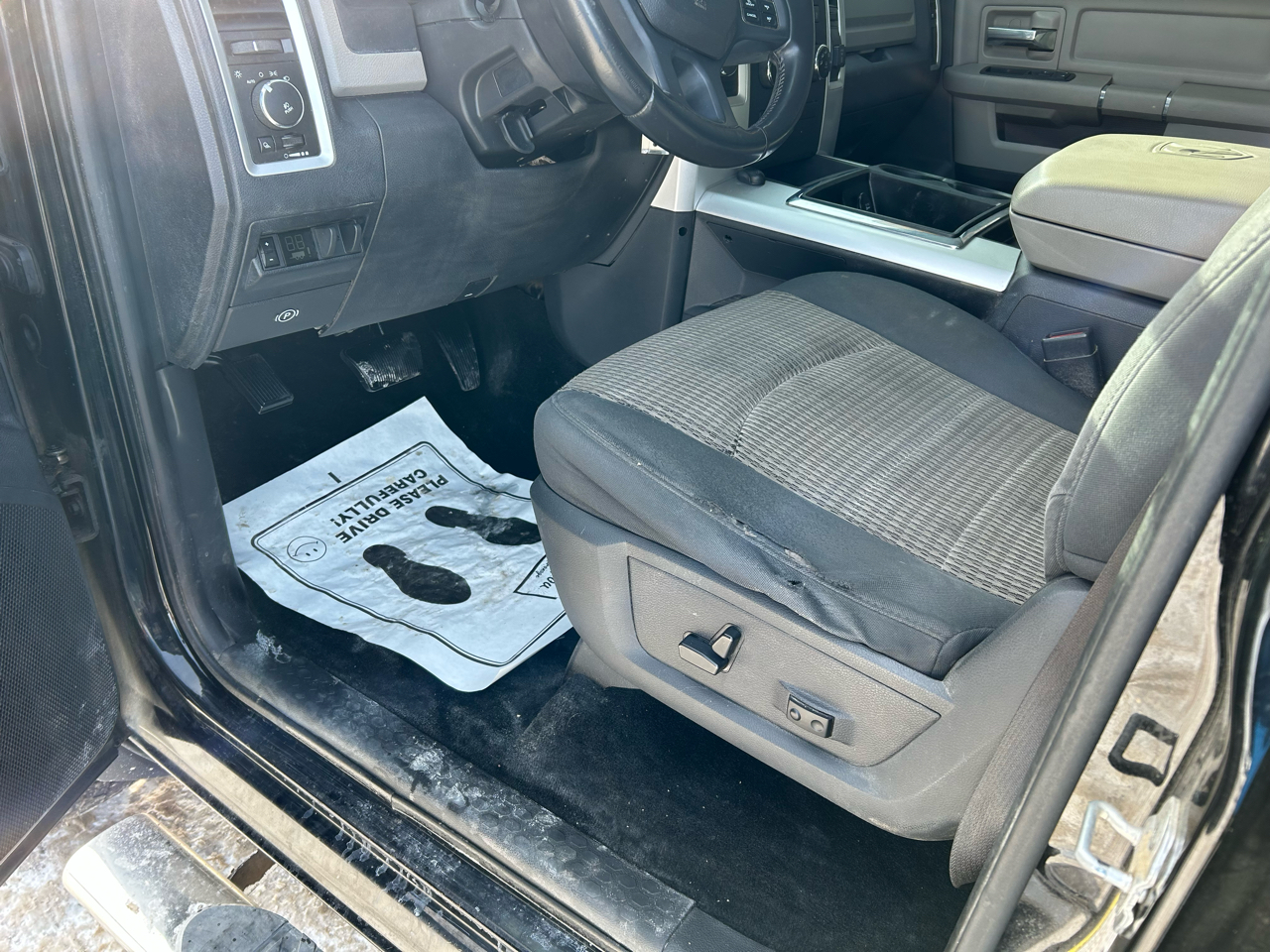 RAM 2500 SLT Crew Cab SWB 4WD 2012