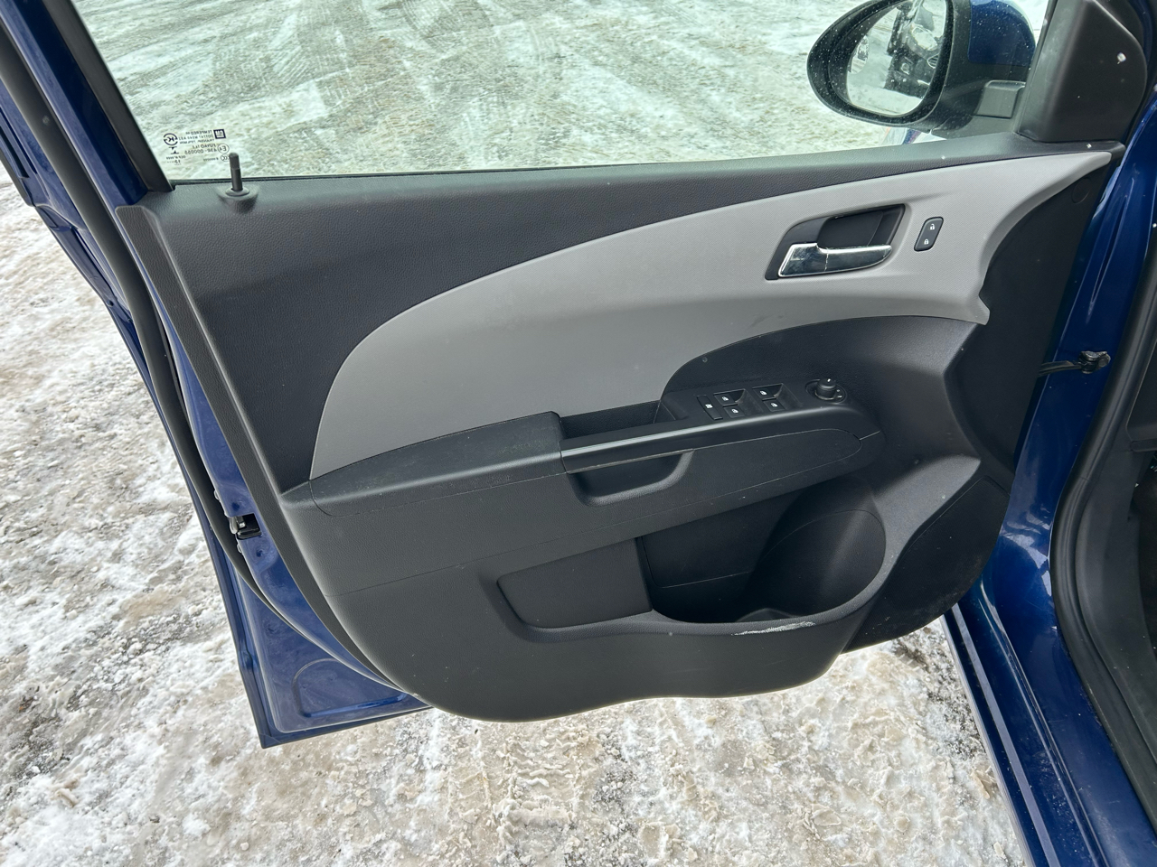 Chevrolet Sonic LT Manual 5-Door 2014