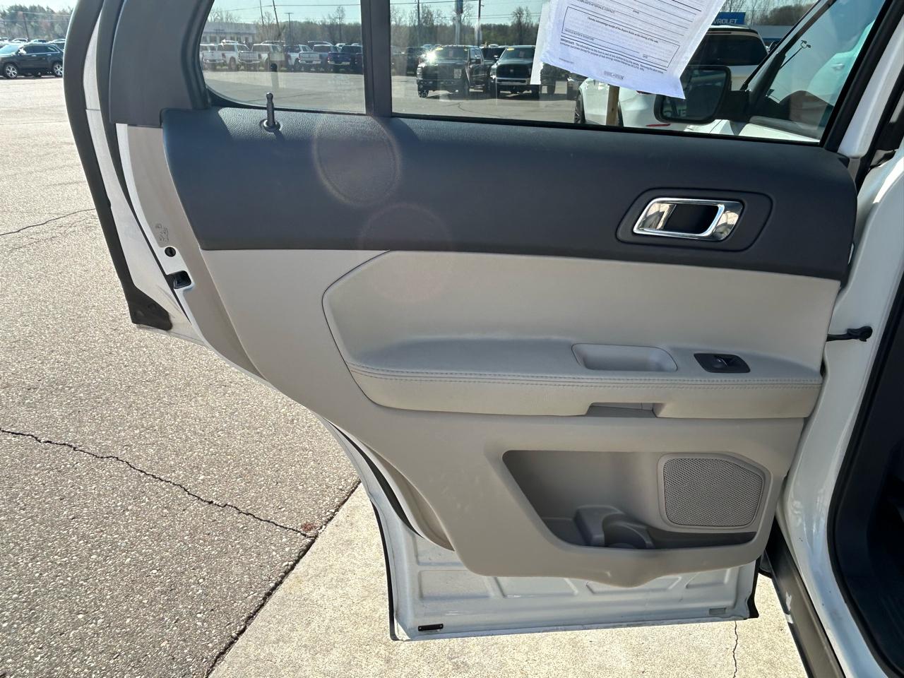 Ford Explorer Base 4WD 2012