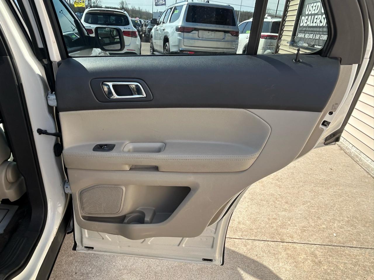 Ford Explorer Base 4WD 2012