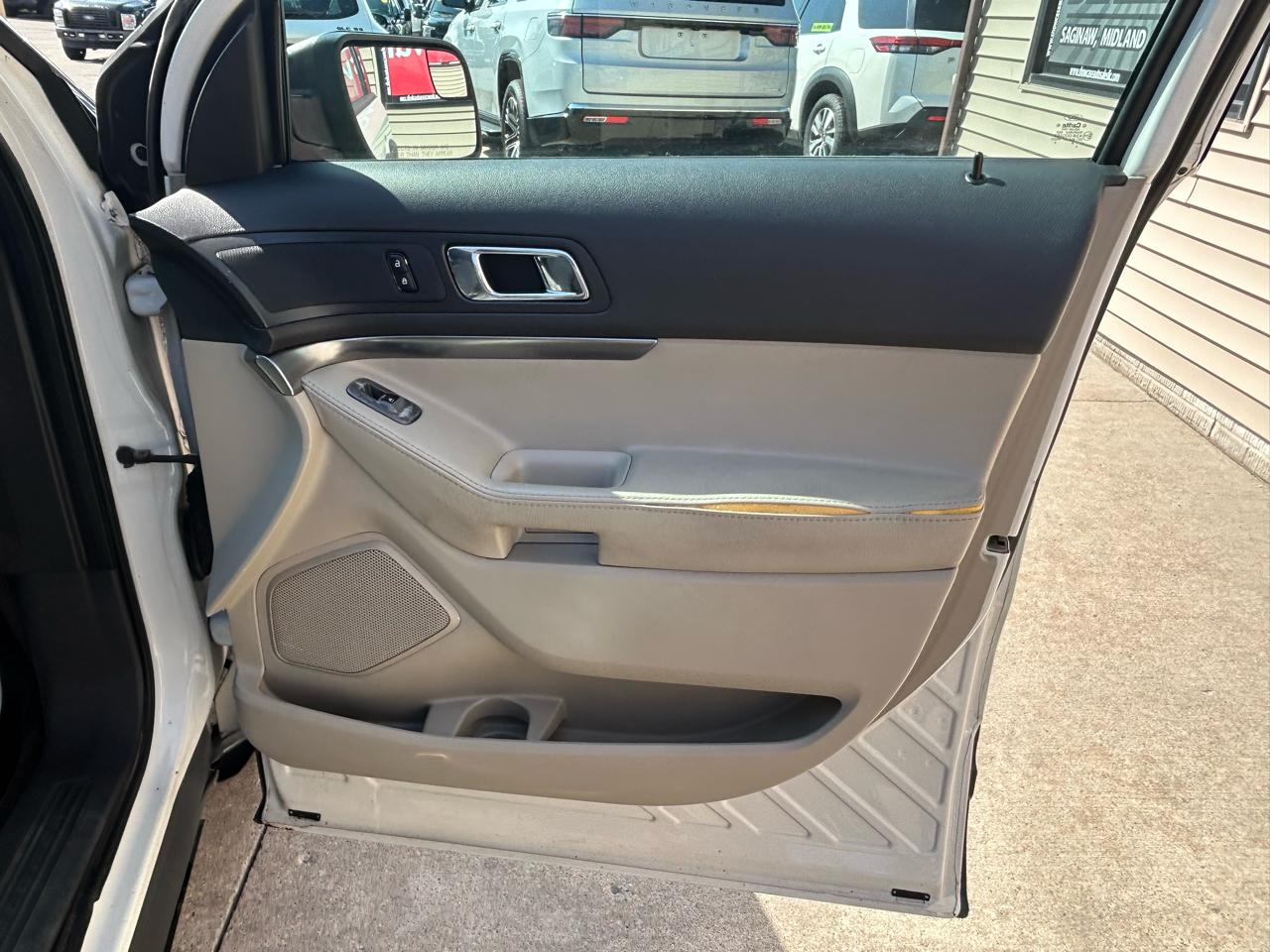 Ford Explorer Base 4WD 2012