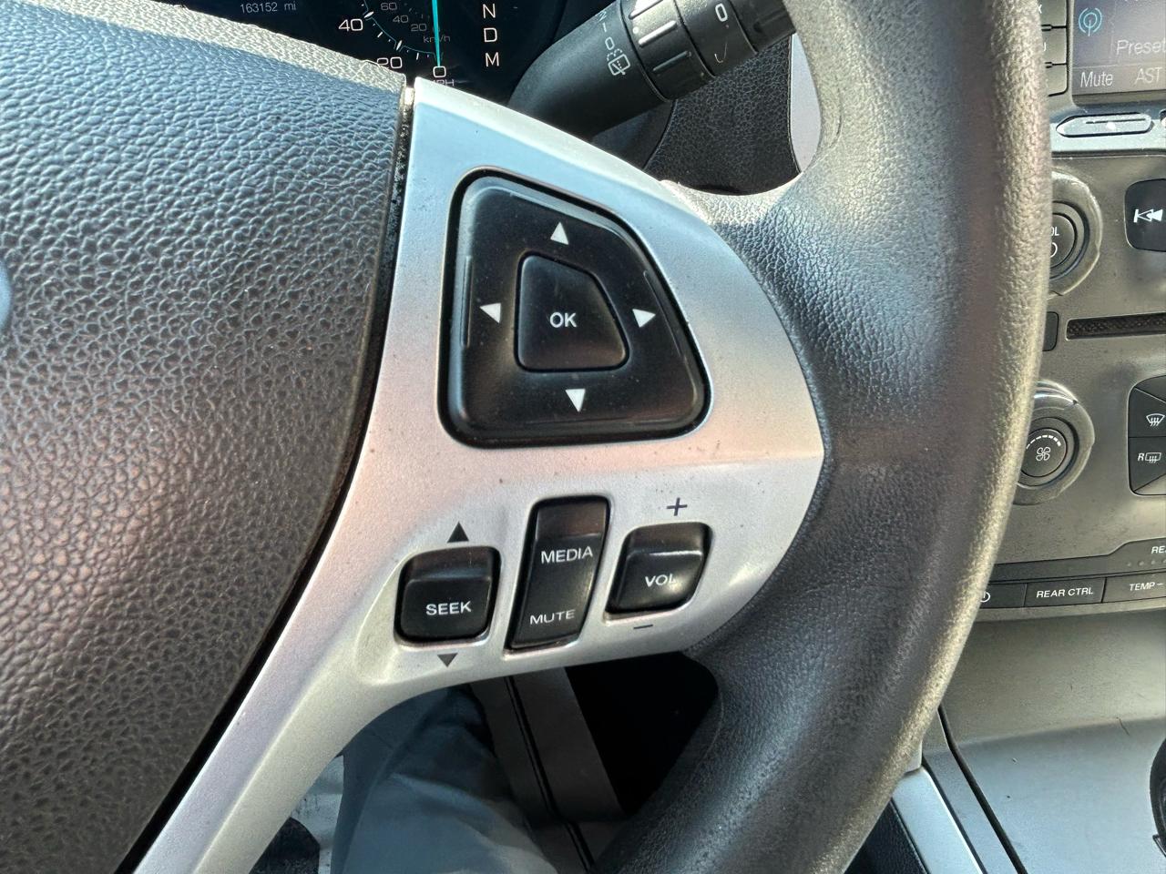 Ford Explorer Base 4WD 2012