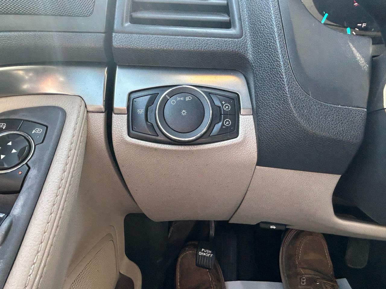 Ford Explorer Base 4WD 2012