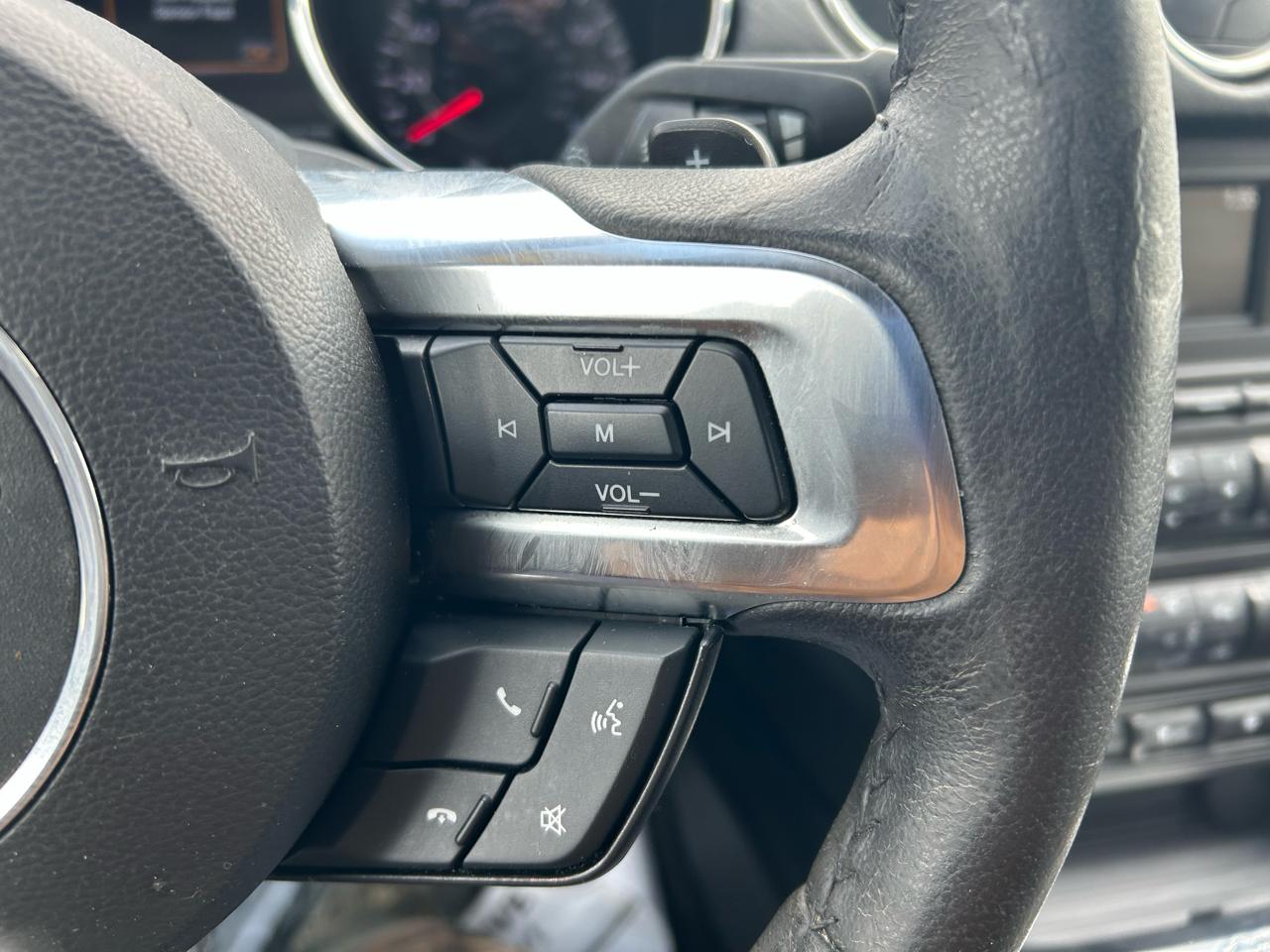 Ford Mustang V6 Coupe 2015