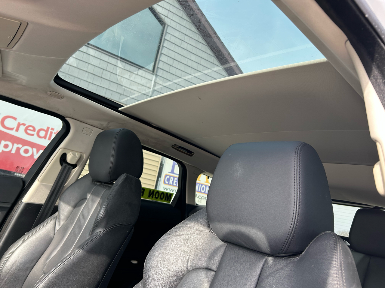 Land Rover Range Rover Evoque Pure Plus 5-Door 2015