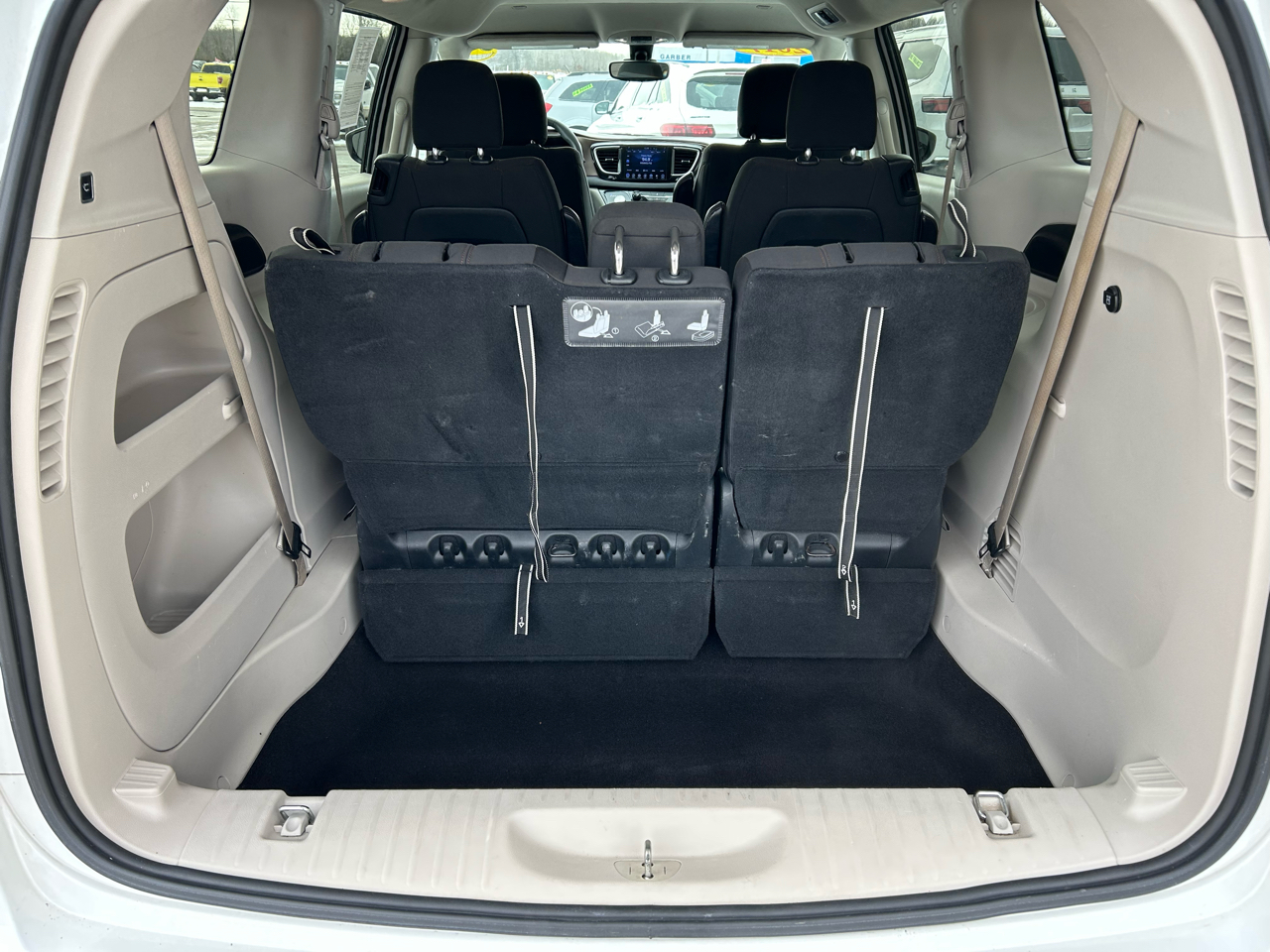 Chrysler Pacifica Touring 2017