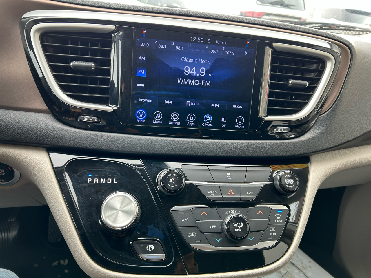 Chrysler Pacifica Touring 2017