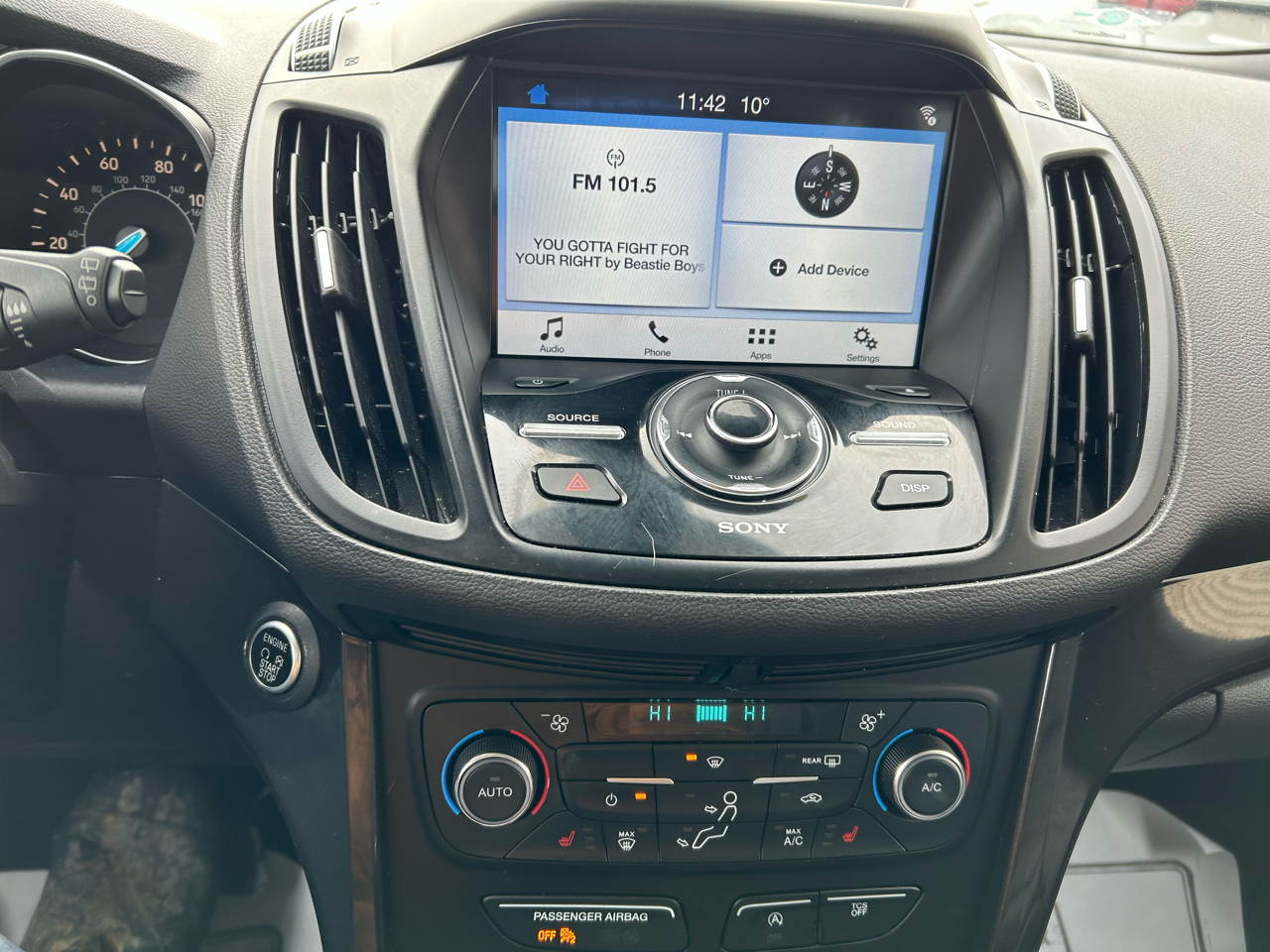 Ford Escape Titanium 4WD 2017