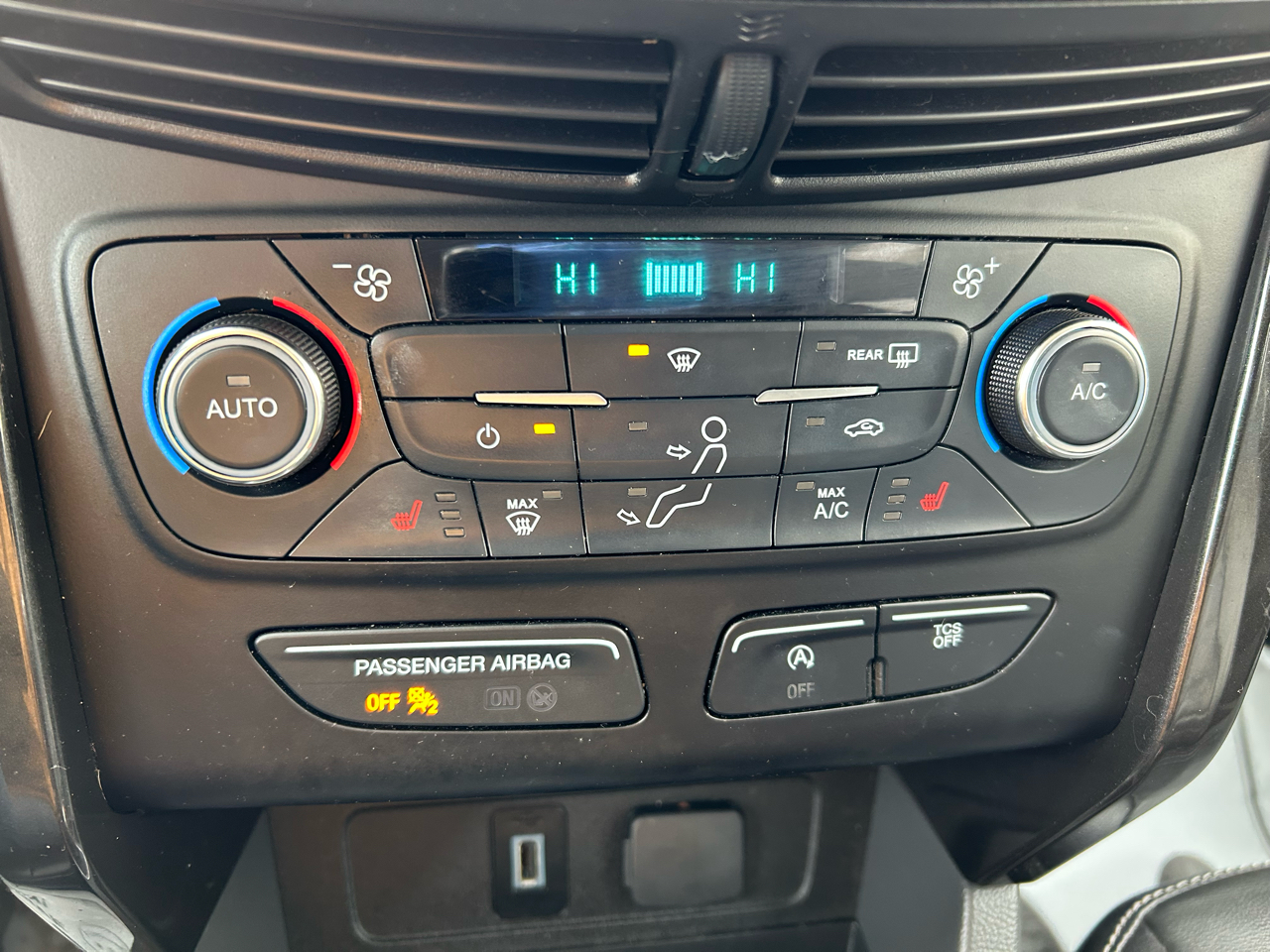 Ford Escape Titanium 4WD 2017