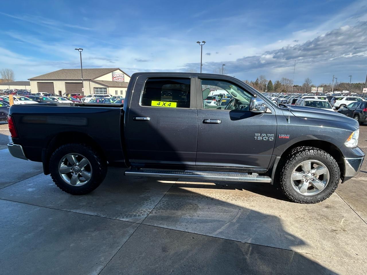 RAM 1500 SLT Crew Cab SWB 4WD 2013