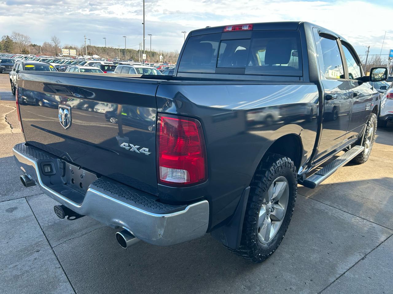 RAM 1500 SLT Crew Cab SWB 4WD 2013