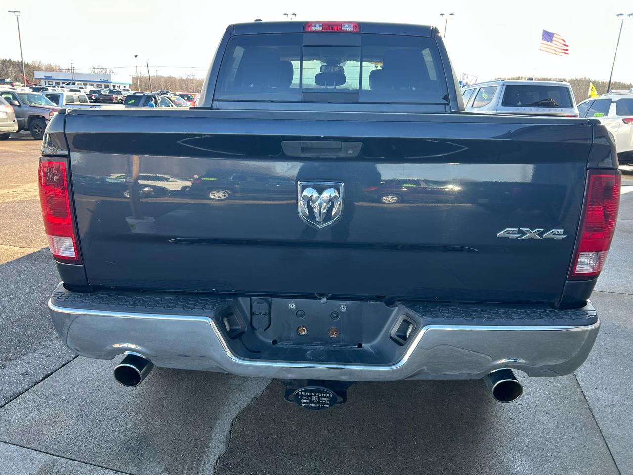 RAM 1500 SLT Crew Cab SWB 4WD 2013